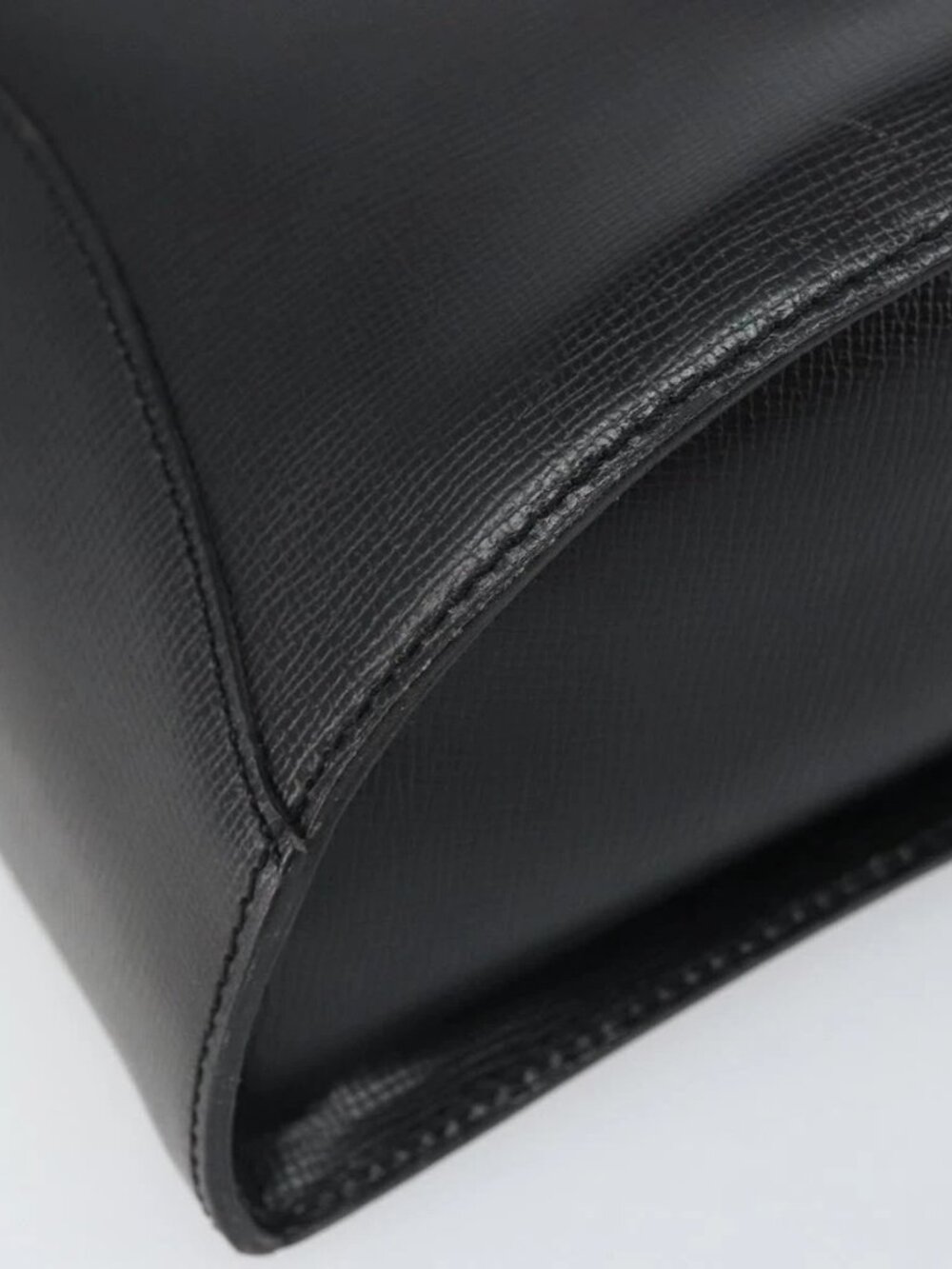 Christian Dior Shoulder Bag Leather Black Gold Auth 160970 - Picture 4 of 16